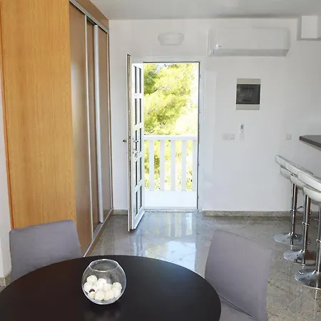Shep Apartment *